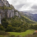 Cascada y valle del Asón en el LIC Montaña Oriental