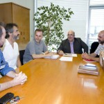 De izquierda a derecha, representantes de Fundación Quebrantahuesos y Fundación Oso Pardo, el Director General de Montes y Conservación de la Naturaleza, el consejero de Medio Rural, Pesca y Alimentación, y representantes de SEO/Birdlife y Fundación Naturaleza y Hombre. Foto: Nacho Romero/Gobierno de Cantabria