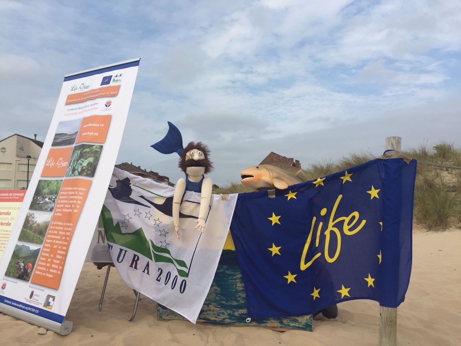 Taller de Ed. Ambiental LIFE Miera. Marionetas en playa Somo